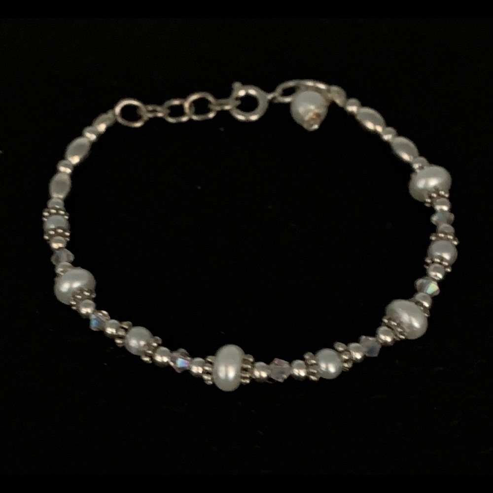 Pearl and silver beaded bracelet